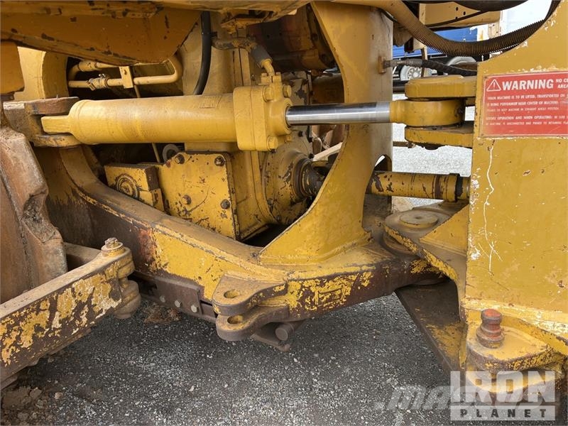 CAT 825C ضاغطات التربة