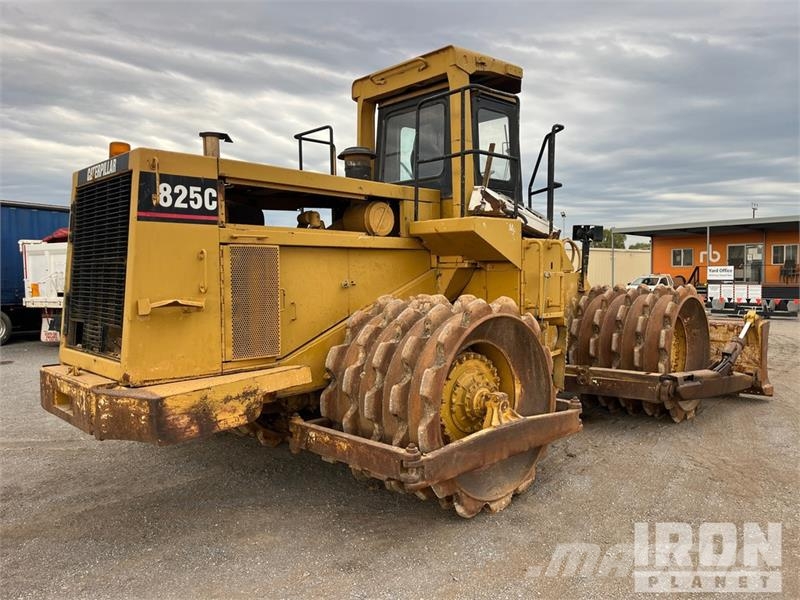 CAT 825C ضاغطات التربة