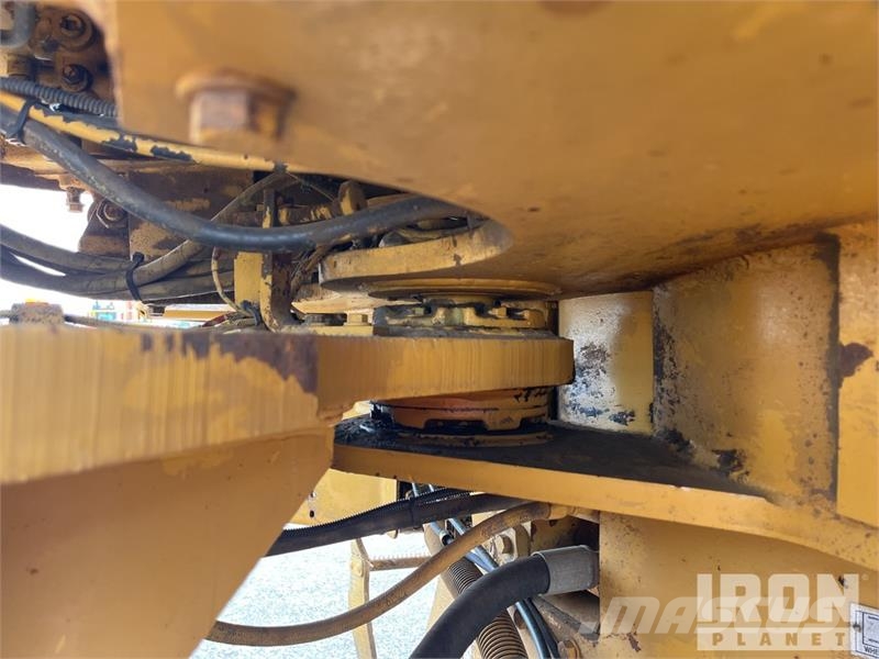 CAT 825C ضاغطات التربة