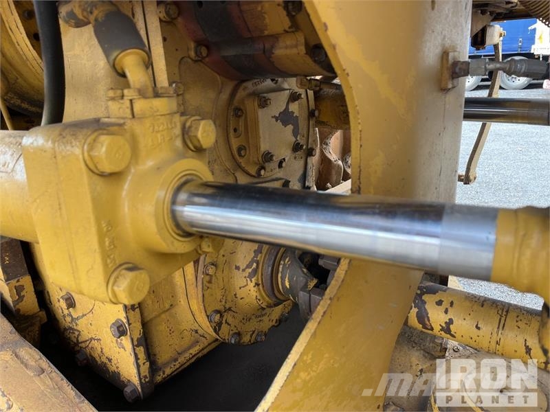 CAT 825C ضاغطات التربة