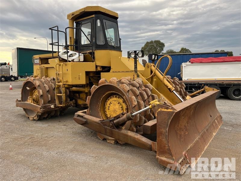 CAT 825C ضاغطات التربة