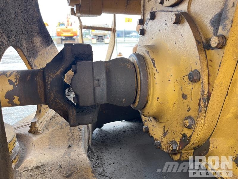 CAT 825C ضاغطات التربة