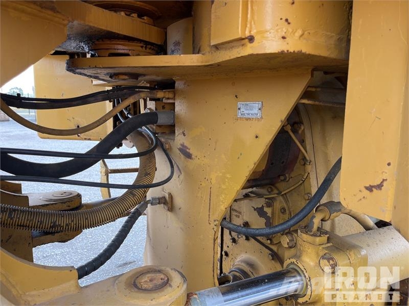 CAT 825C ضاغطات التربة