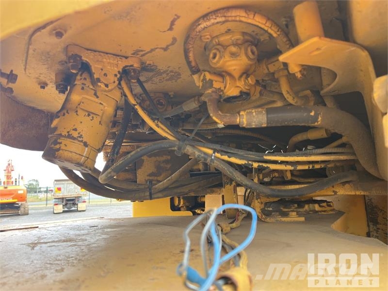 CAT 825C ضاغطات التربة