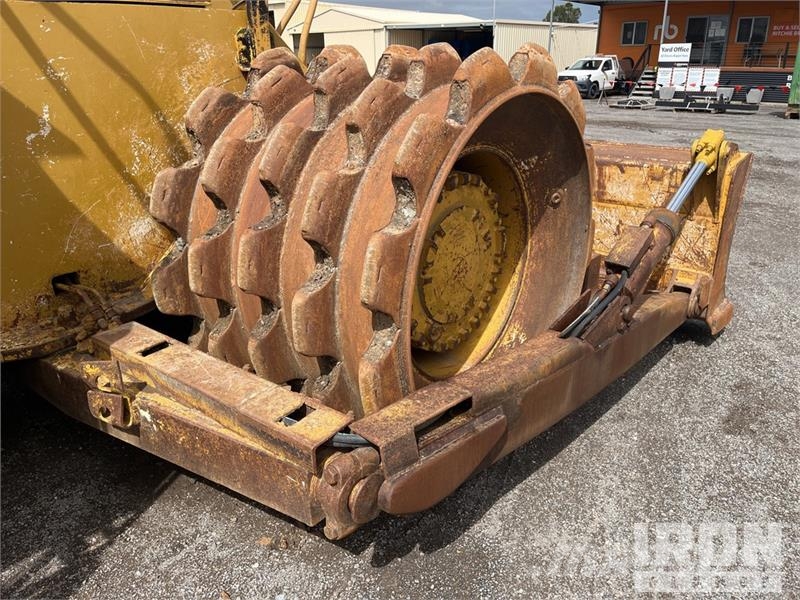 CAT 825C ضاغطات التربة