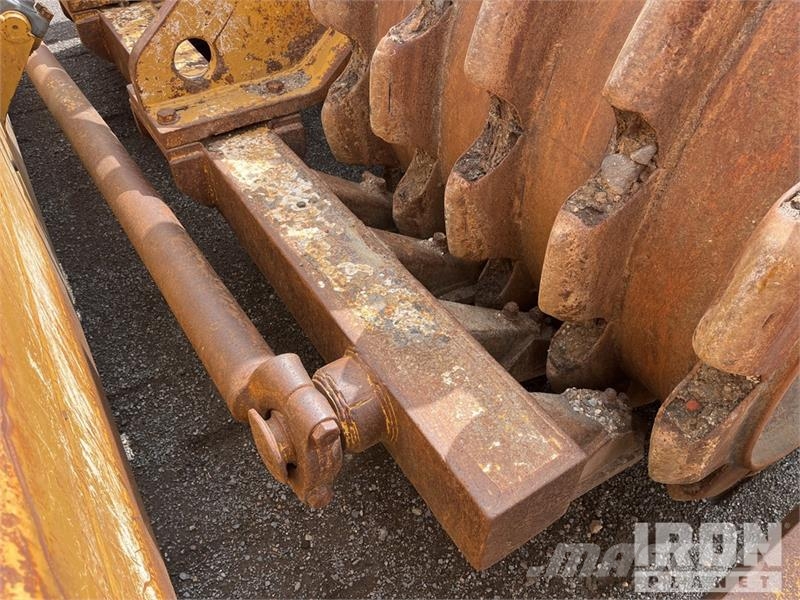 CAT 825C ضاغطات التربة