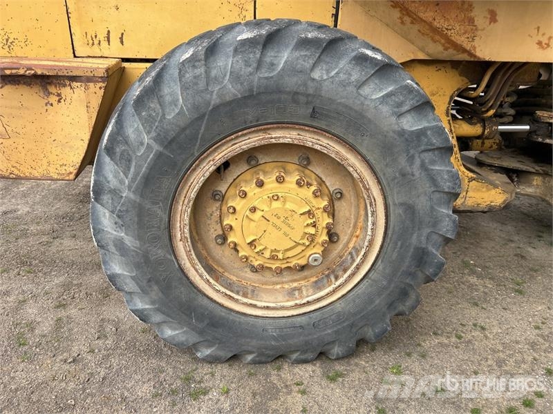 CAT 916 Rataslaadurid