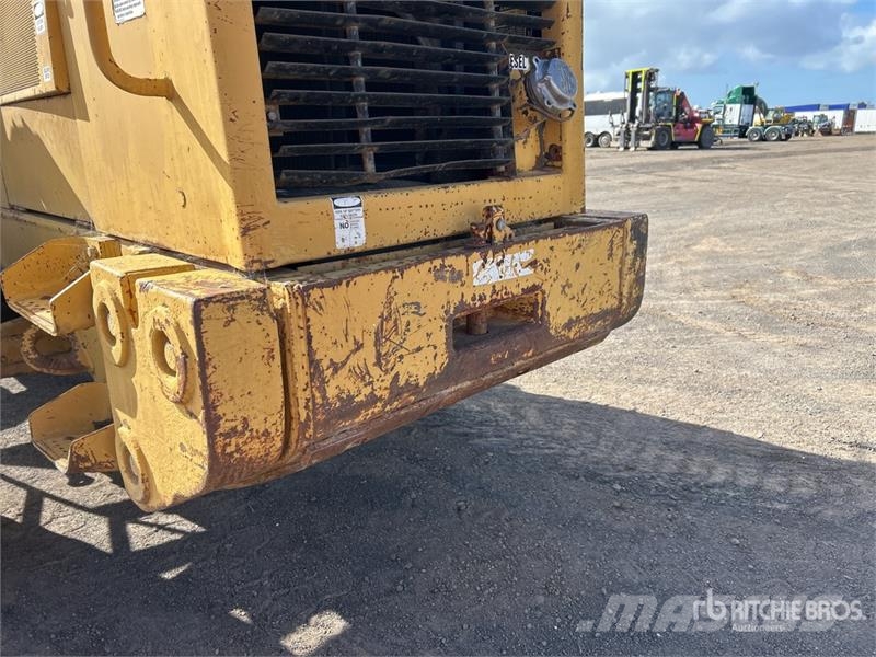 CAT 916 Rataslaadurid