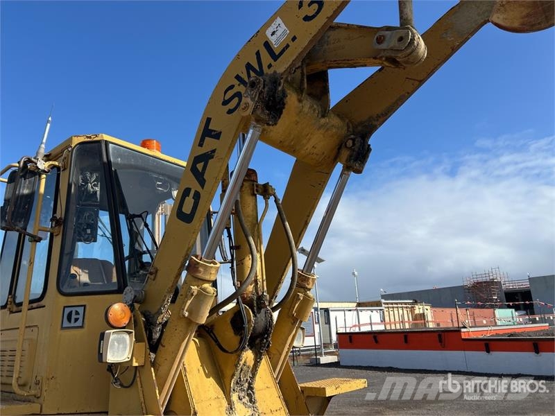 CAT 916 Rataslaadurid