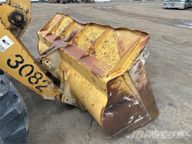 CAT 916 Rataslaadurid