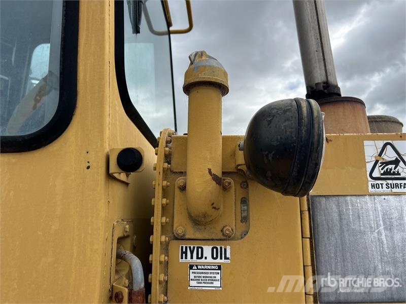 CAT 916 Rataslaadurid