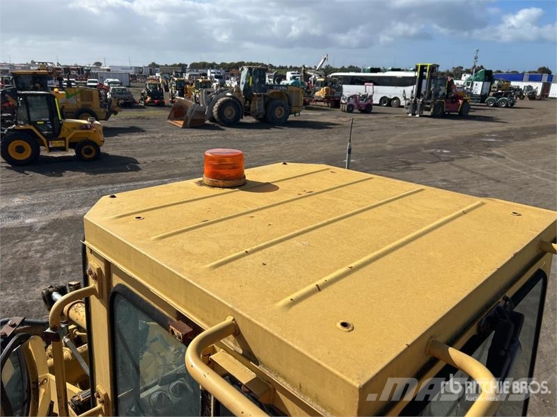 CAT 916 Rataslaadurid