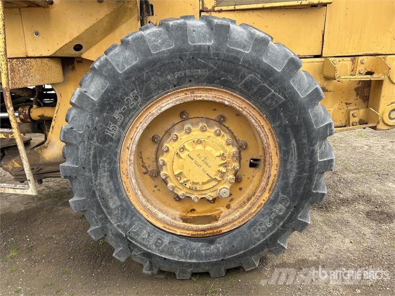 CAT 916 Rataslaadurid