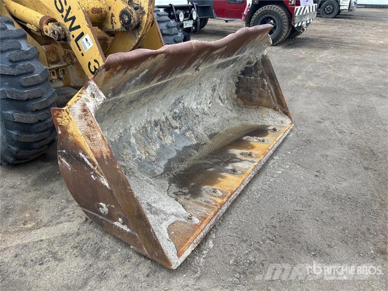 CAT 916 Rataslaadurid