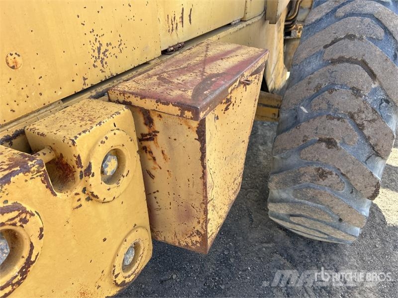 CAT 916 Rataslaadurid