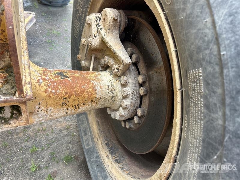 CAT 916 Rataslaadurid