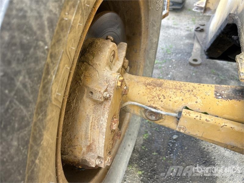 CAT 916 Rataslaadurid