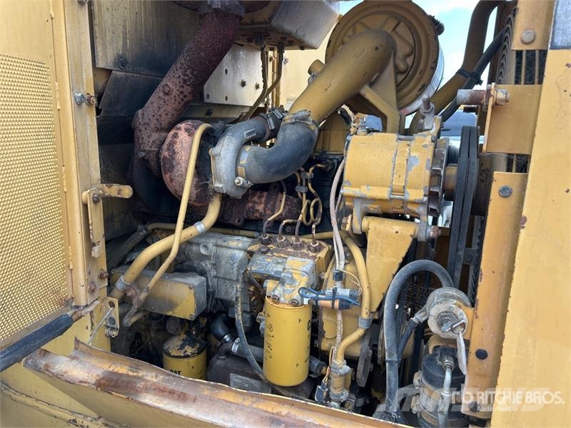 CAT 916 Rataslaadurid