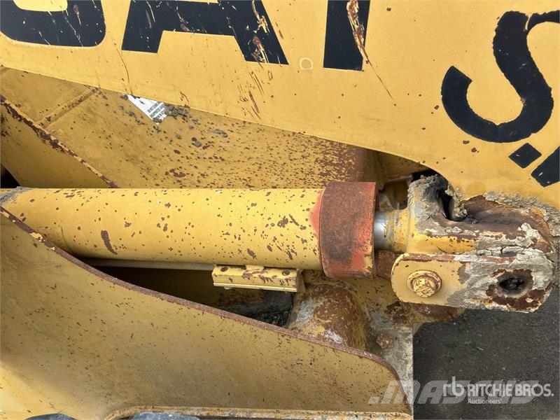 CAT 916 Rataslaadurid