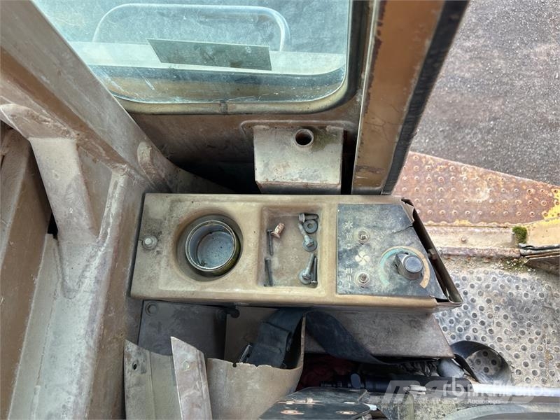 CAT 916 Rataslaadurid