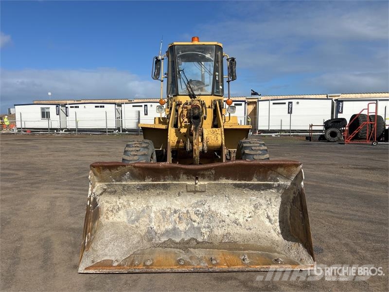 CAT 916 Rataslaadurid