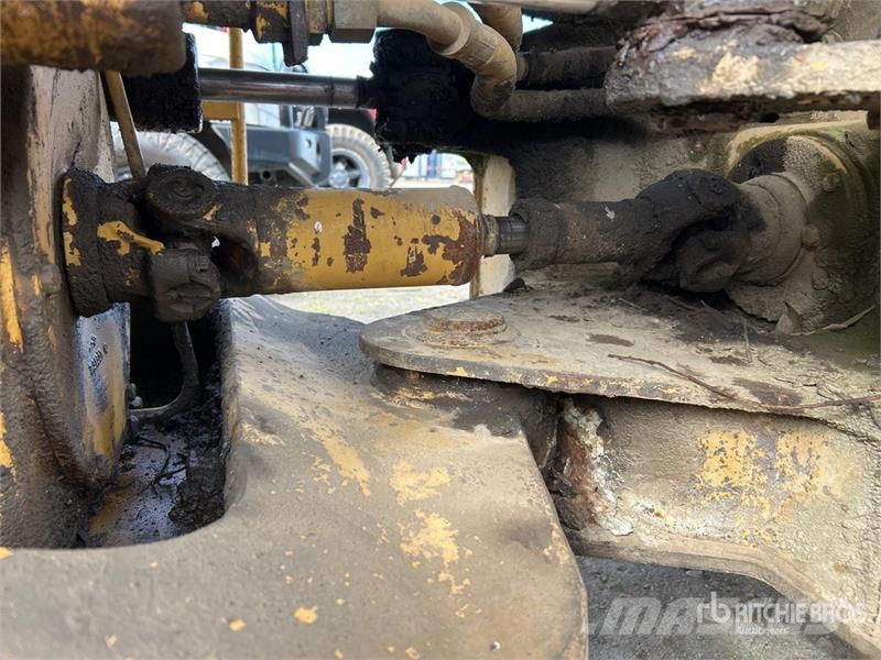 CAT 916 Rataslaadurid