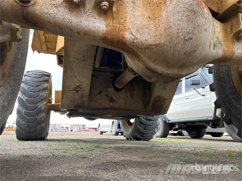 CAT 916 Rataslaadurid