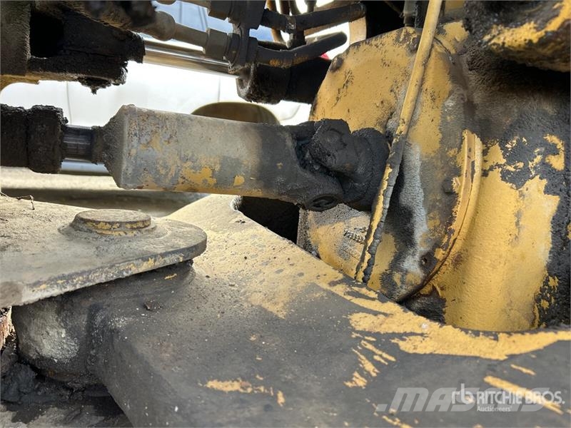 CAT 916 Rataslaadurid