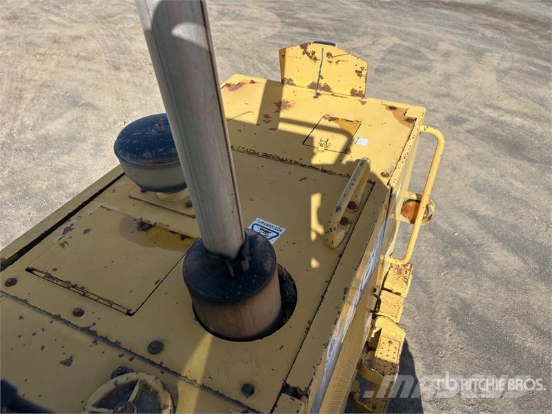 CAT 916 Rataslaadurid