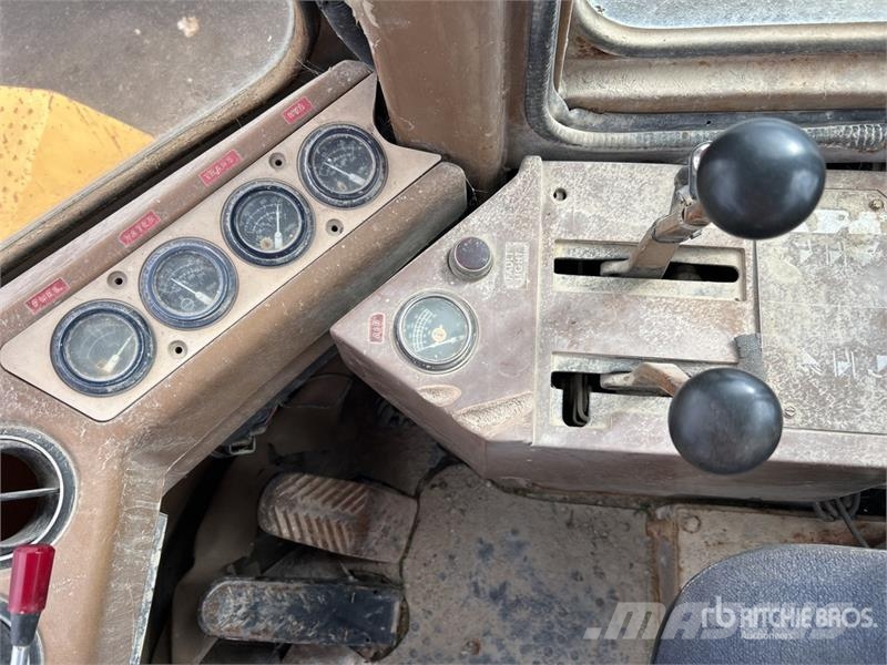 CAT 916 Rataslaadurid
