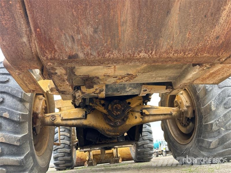 CAT 916 Rataslaadurid
