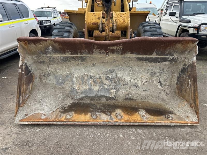 CAT 916 Rataslaadurid