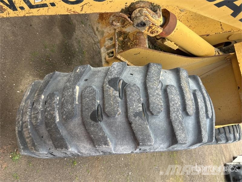 CAT 916 Rataslaadurid