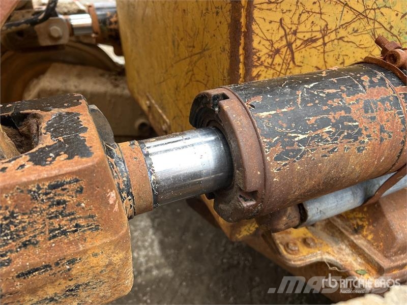 CAT 953D Roomiklaadurid