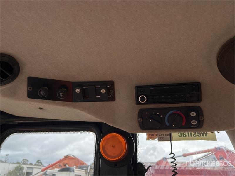 CAT 953D Roomiklaadurid