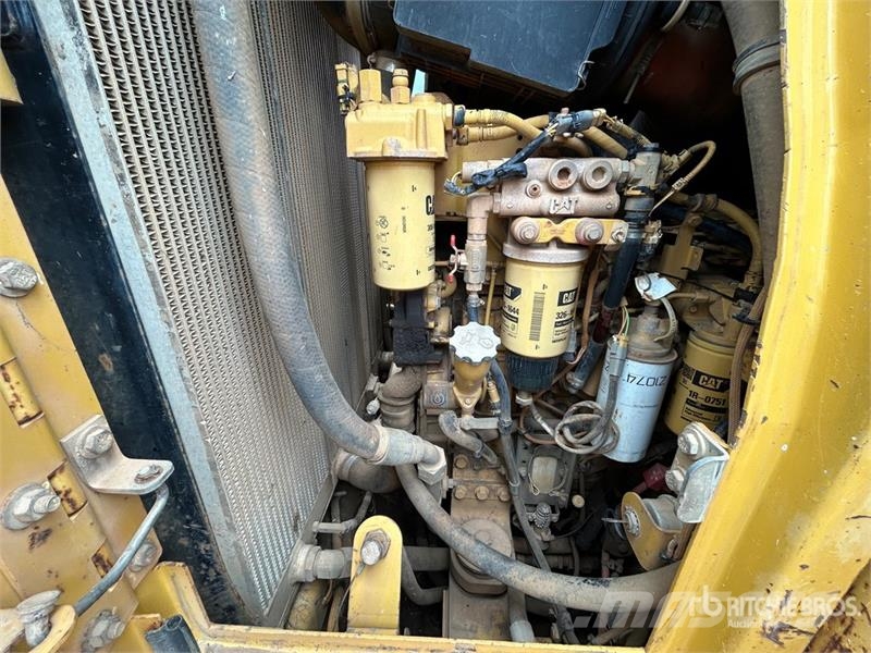 CAT 953D Roomiklaadurid