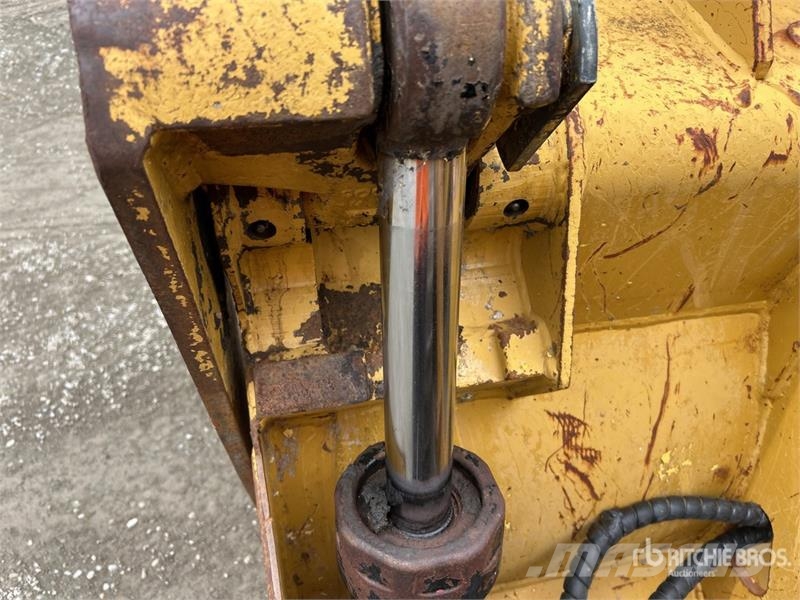 CAT 953D Roomiklaadurid