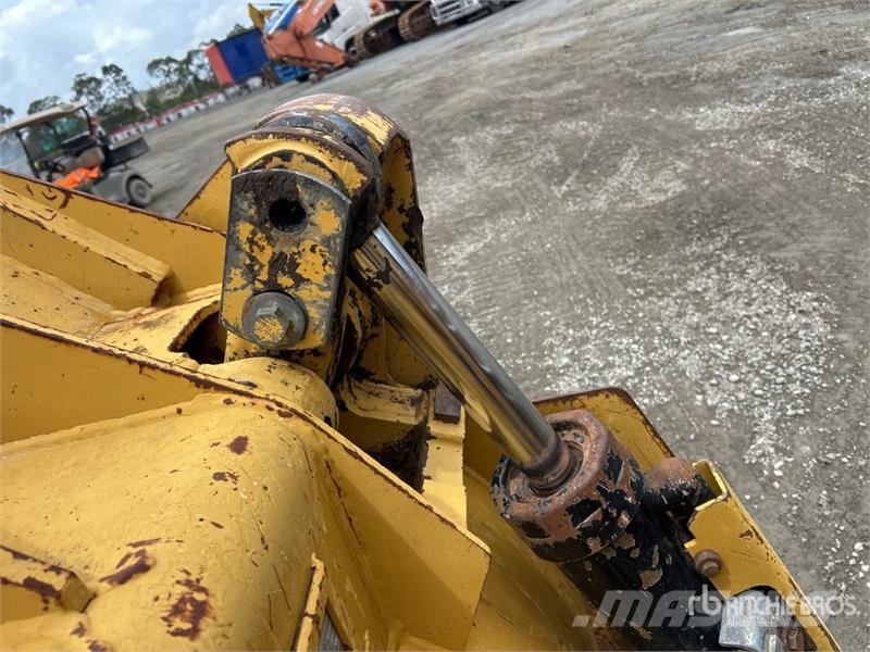 CAT 953D Roomiklaadurid