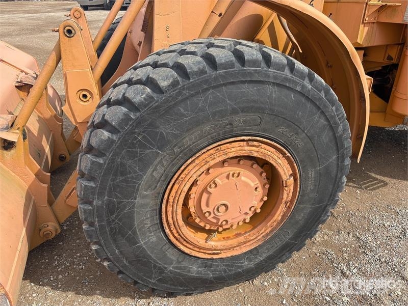 CAT 966B Gumikerekes homlokrakodók
