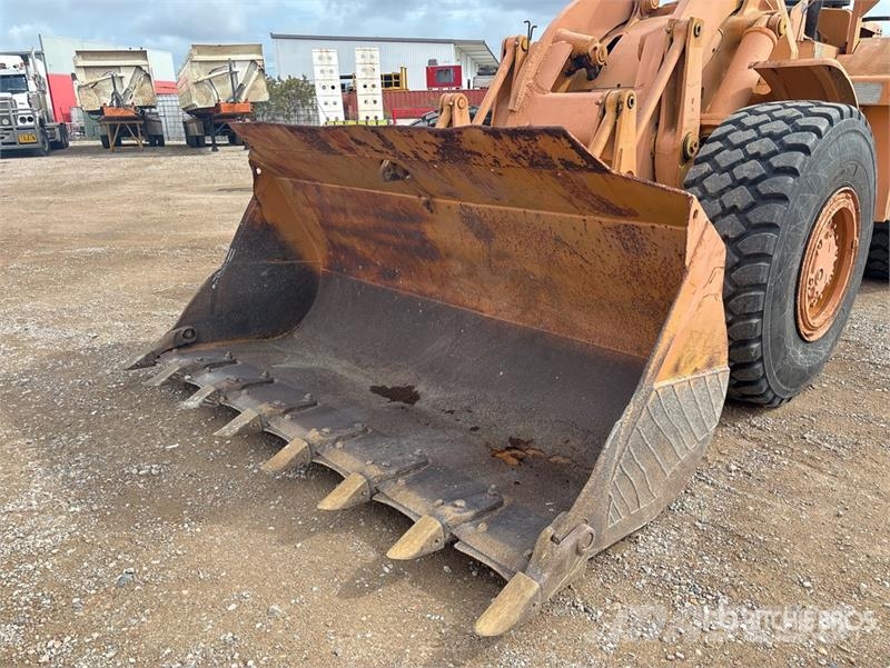 CAT 966B Gumikerekes homlokrakodók