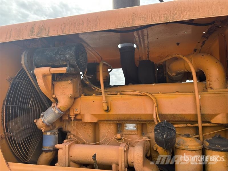 CAT 966B Gumikerekes homlokrakodók