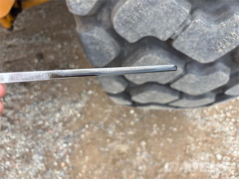 CAT 966B Gumikerekes homlokrakodók