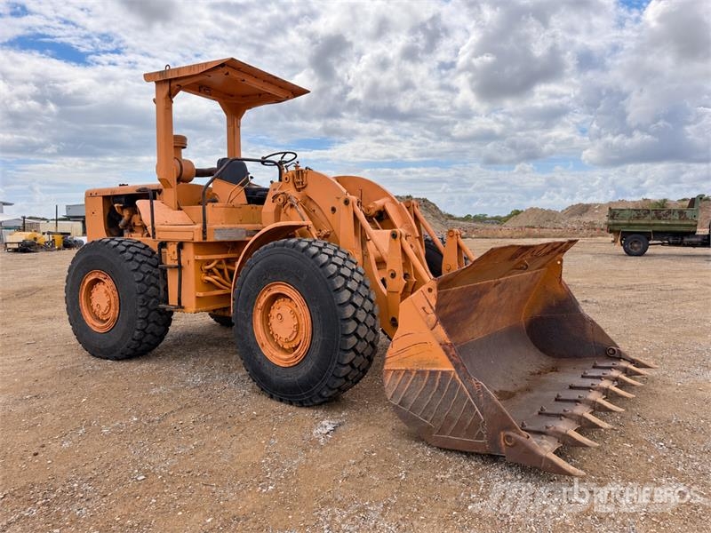 CAT 966B Gumikerekes homlokrakodók