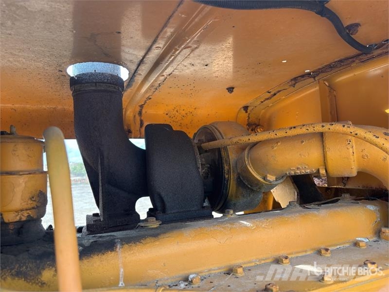 CAT 966B Gumikerekes homlokrakodók