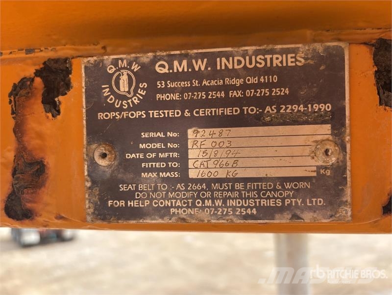 CAT 966B Gumikerekes homlokrakodók