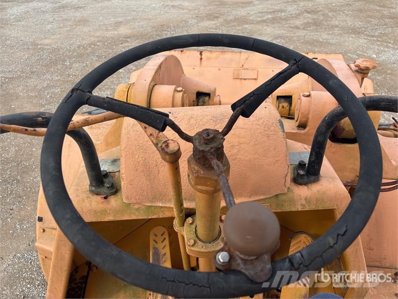 CAT 966B Gumikerekes homlokrakodók