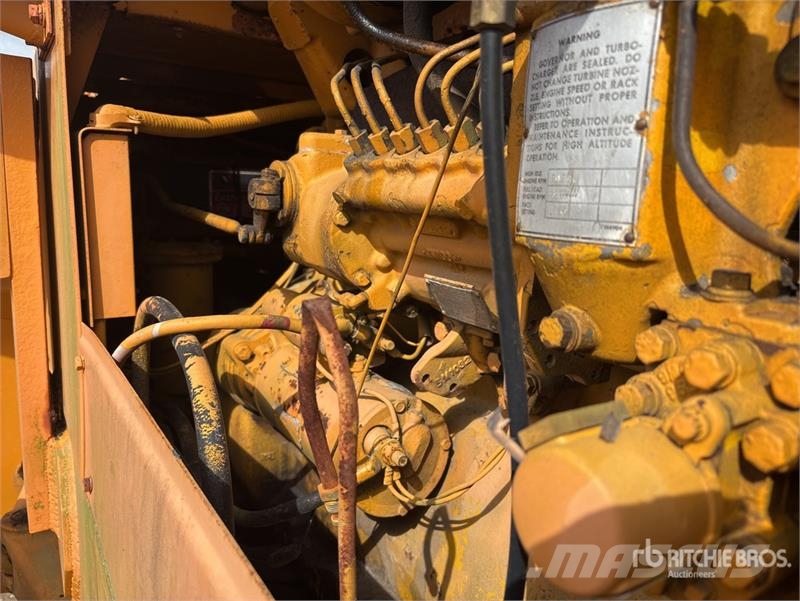 CAT 966B Gumikerekes homlokrakodók