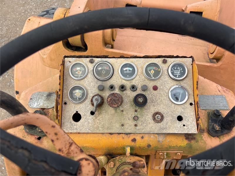 CAT 966B Gumikerekes homlokrakodók