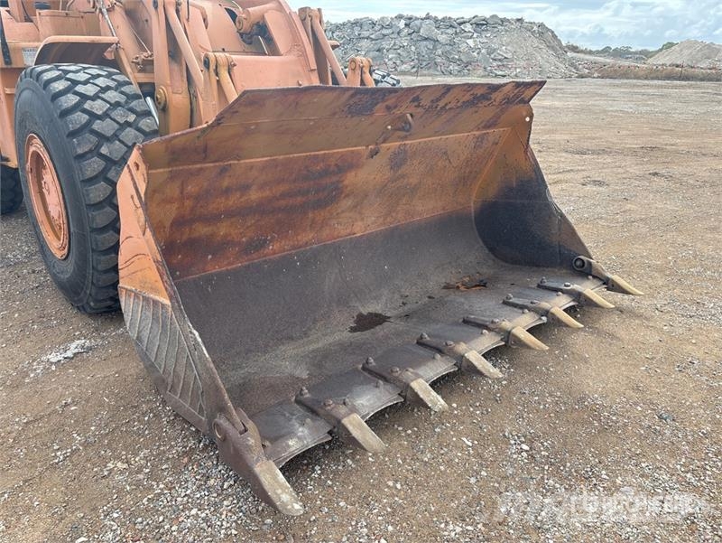CAT 966B Gumikerekes homlokrakodók
