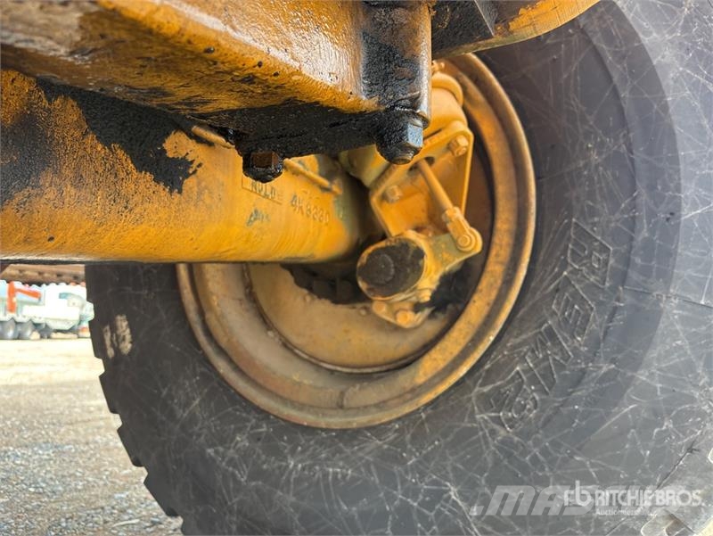 CAT 966B Gumikerekes homlokrakodók